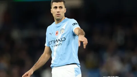 主场烽火VS客场狂潮，谁能笑傲战绩巅峰？20胜13负对决，谁将称霸荣耀之巅？