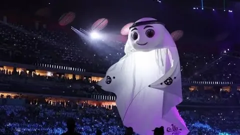 25岁新星力挽狂澜，曼城英超不败战绩，周薪25万稳占主力席位